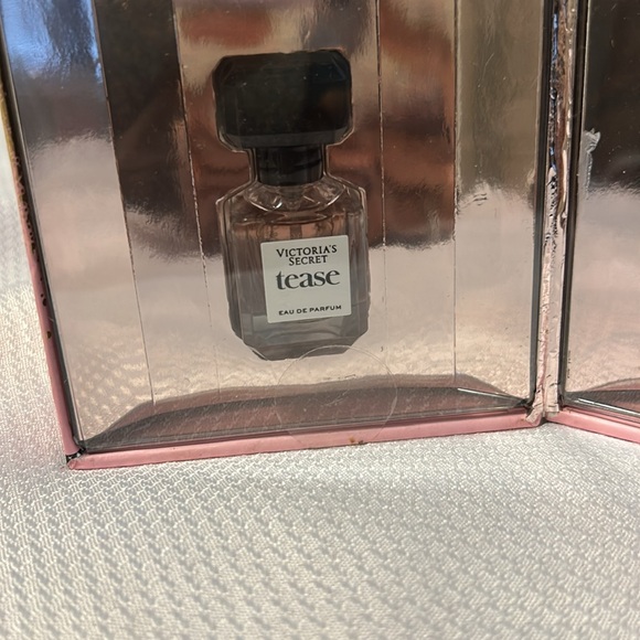 Victoria's Secret Perfume Variety NWT valued at $72 but on sale for $48 - Picture 4 of 8